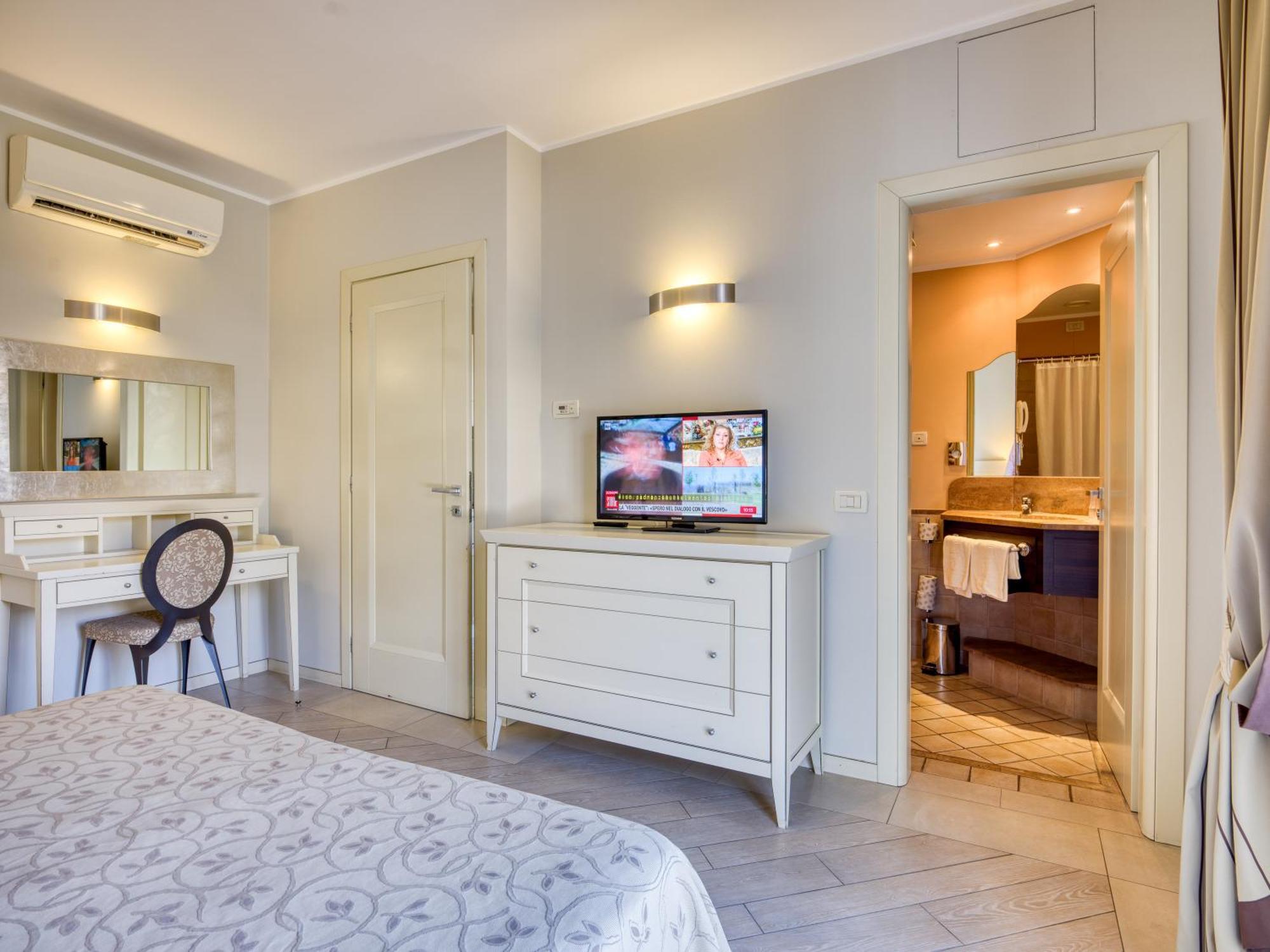 Parc Hotel Germano Suites&Apartments Bardolino Esterno foto