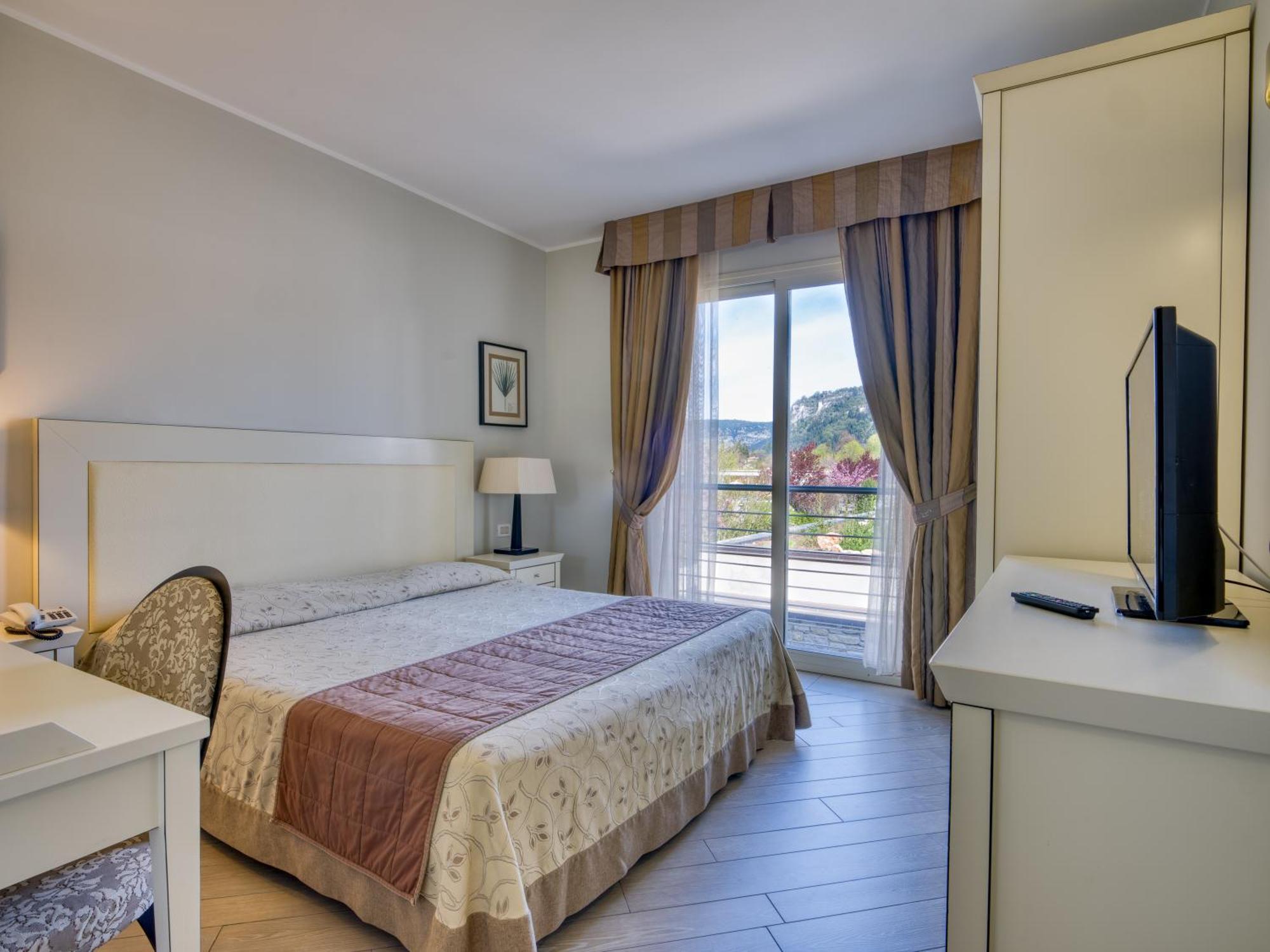 Parc Hotel Germano Suites&Apartments Bardolino Esterno foto